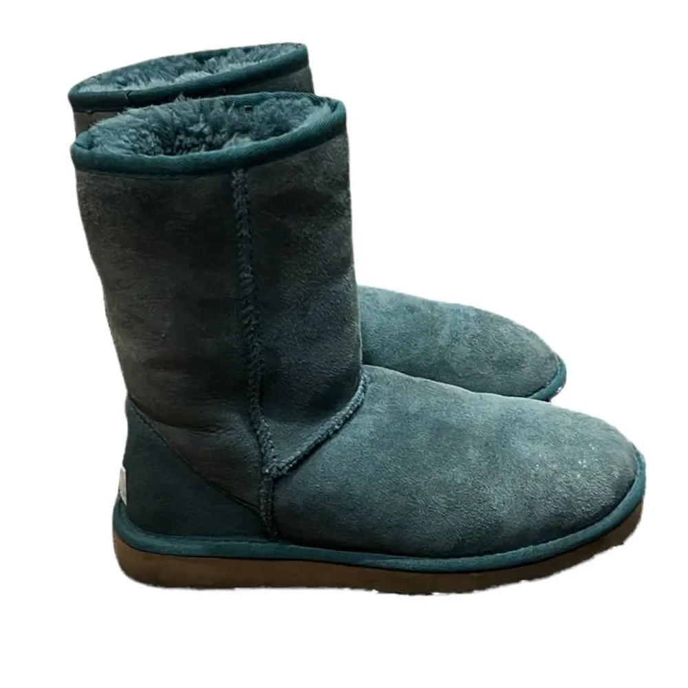 UGG green classic